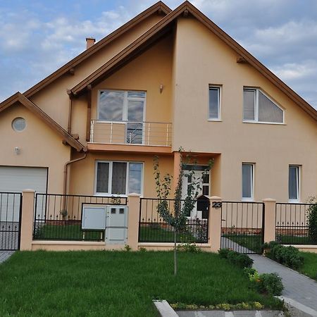 Maros Vendeghaz Hotel Morahalom Bagian luar foto